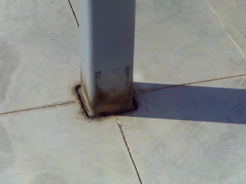 The Column Socket eliminates the need for box-outs. Steel columns are simply slid into the socket and welded into place.