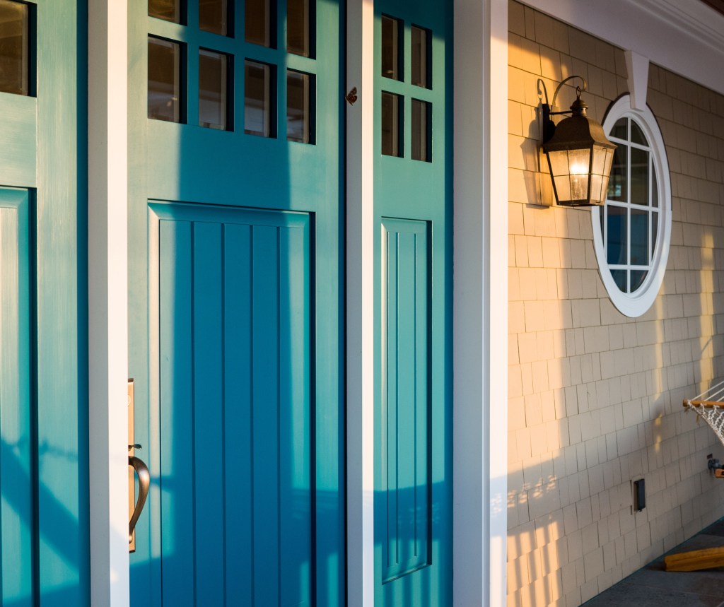 AZEK Trim adds durability to a home on the New Jersey shore.