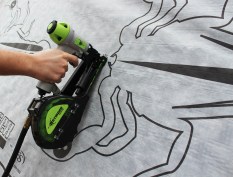 The STINGER CS150B Cap Stapler can shoot 200 caps and 200 staples before reloading.