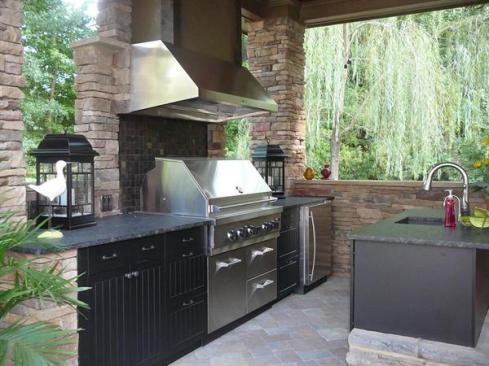 Werever’s outdoor cabinets are made from the same high-density polyethylene used on boats, making them waterproof and maintenance-free. www.werever.com