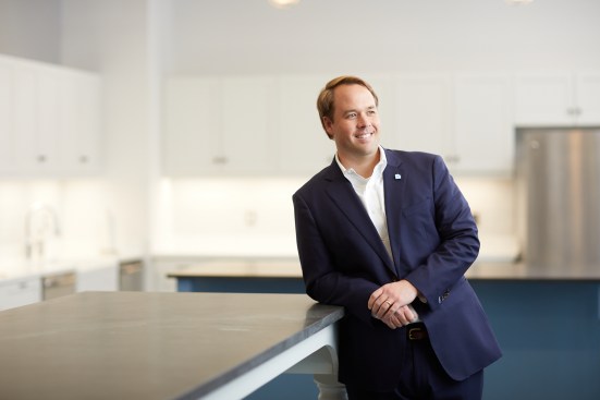 All employees at corporate headquarters have the same desks, monitors, and chairs that company president Hunter Lansing does in his office.