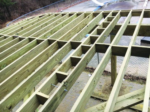 Threaded rod should be used to reinforce the ladder-like blocking used to support seam boards.
