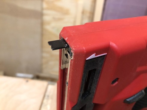 The contact actuation tip sticks out 3/8-in. at all times (until its depressed when firing). While this is an obvious safety feature, it does pose a potential issue if this tip gets bent or, worse, breaks off (which is highly unlikely unless in an extreme fall). 